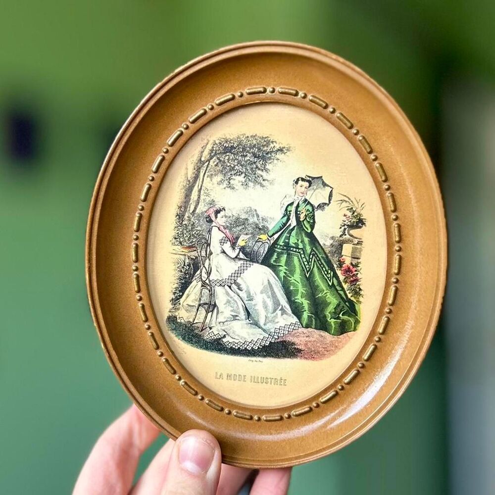 VTG Dainty Oval Framed Victorian Styled Women La Mode Illustrée Wall Plaque Deco - Picture 6 of 6